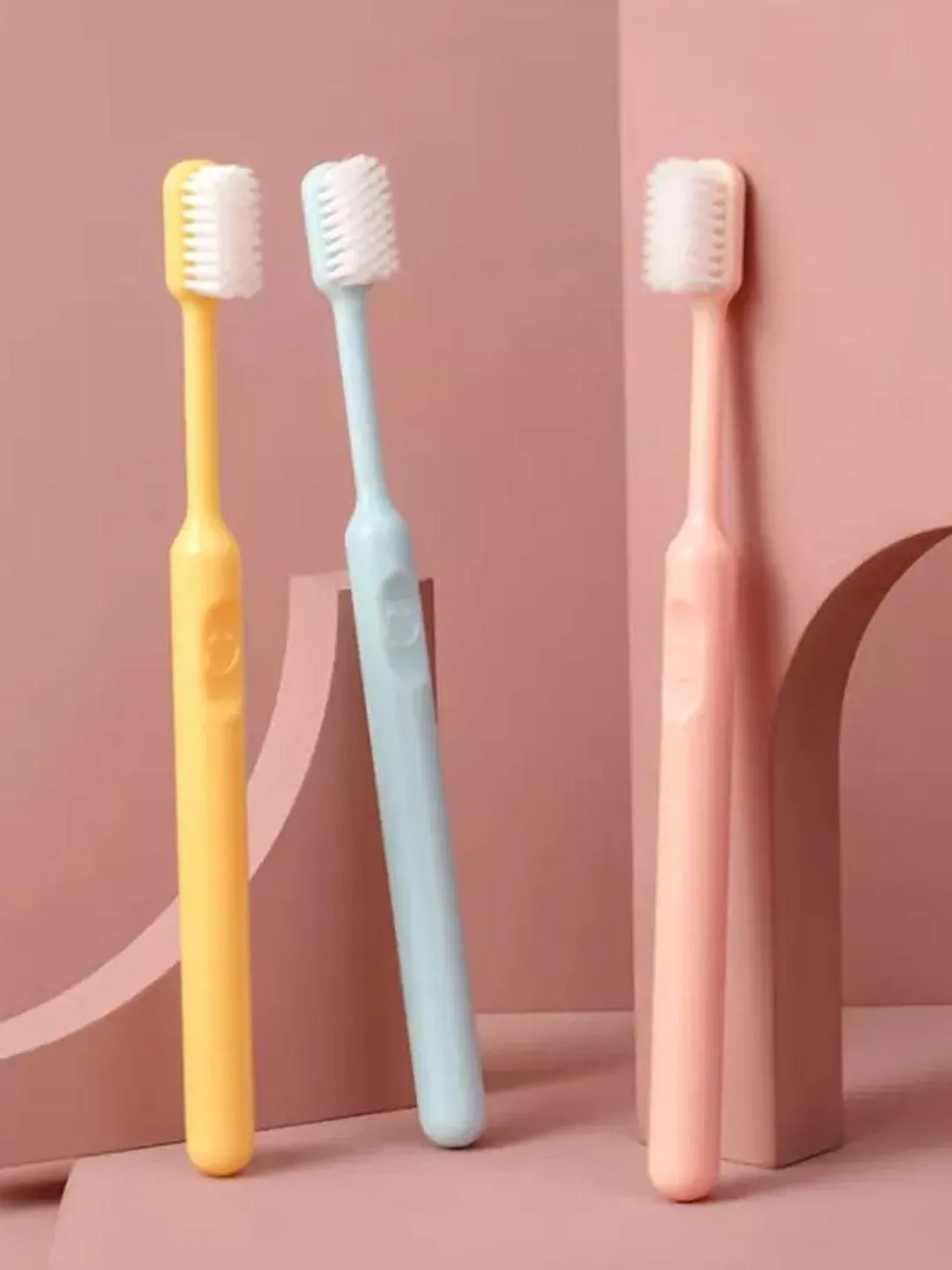 Market99 Pack Of 3 Plastic Toothbrushes