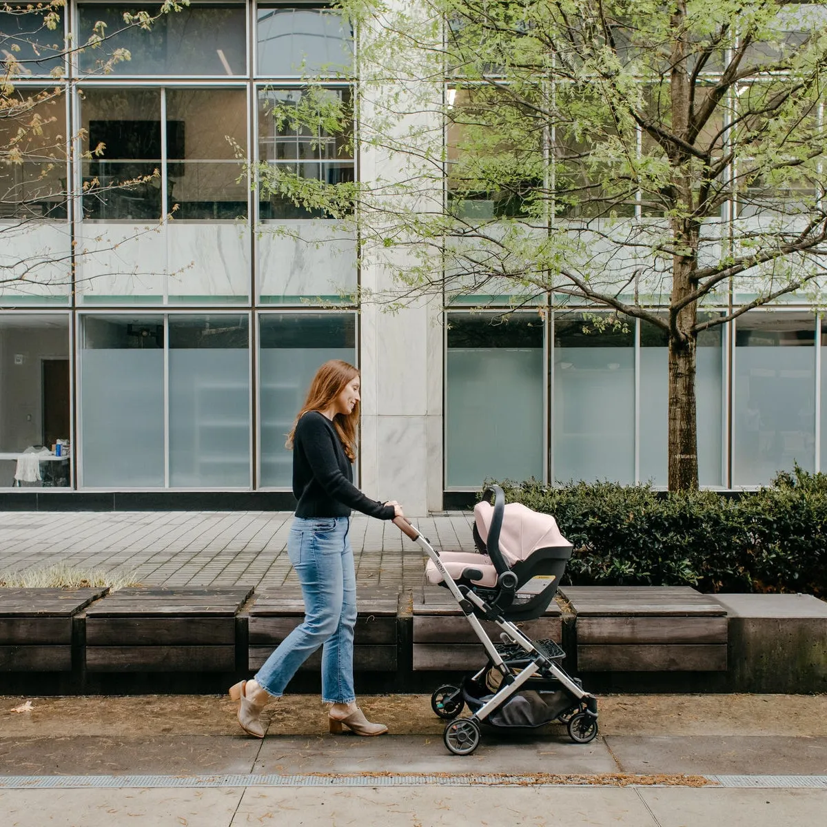 UPPAbaby Mesa V2 Infant Car Seat   Base