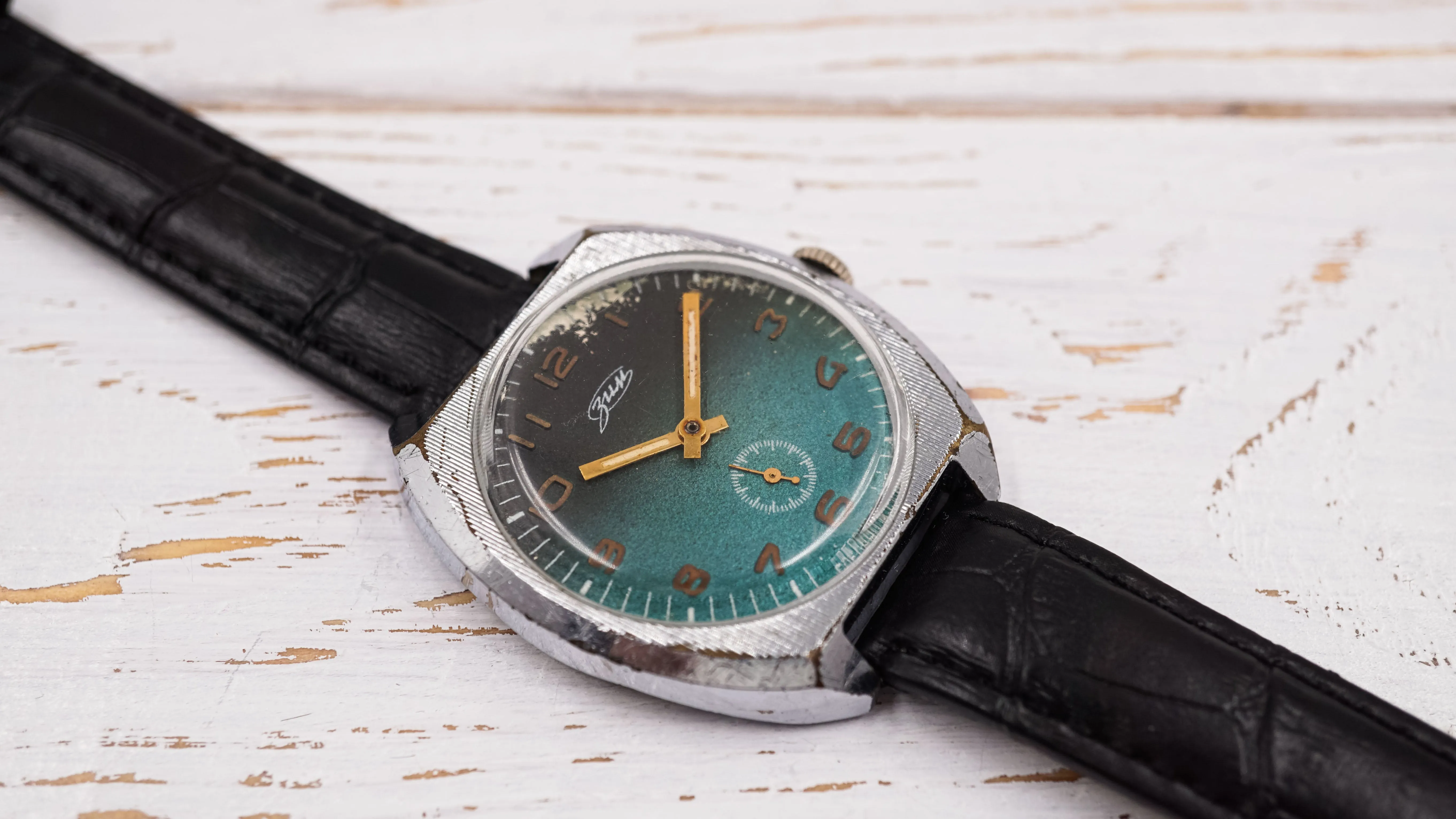 Vintage ZIM Pobeda 2602 emerald dial Soviet mechanical men's casual watch