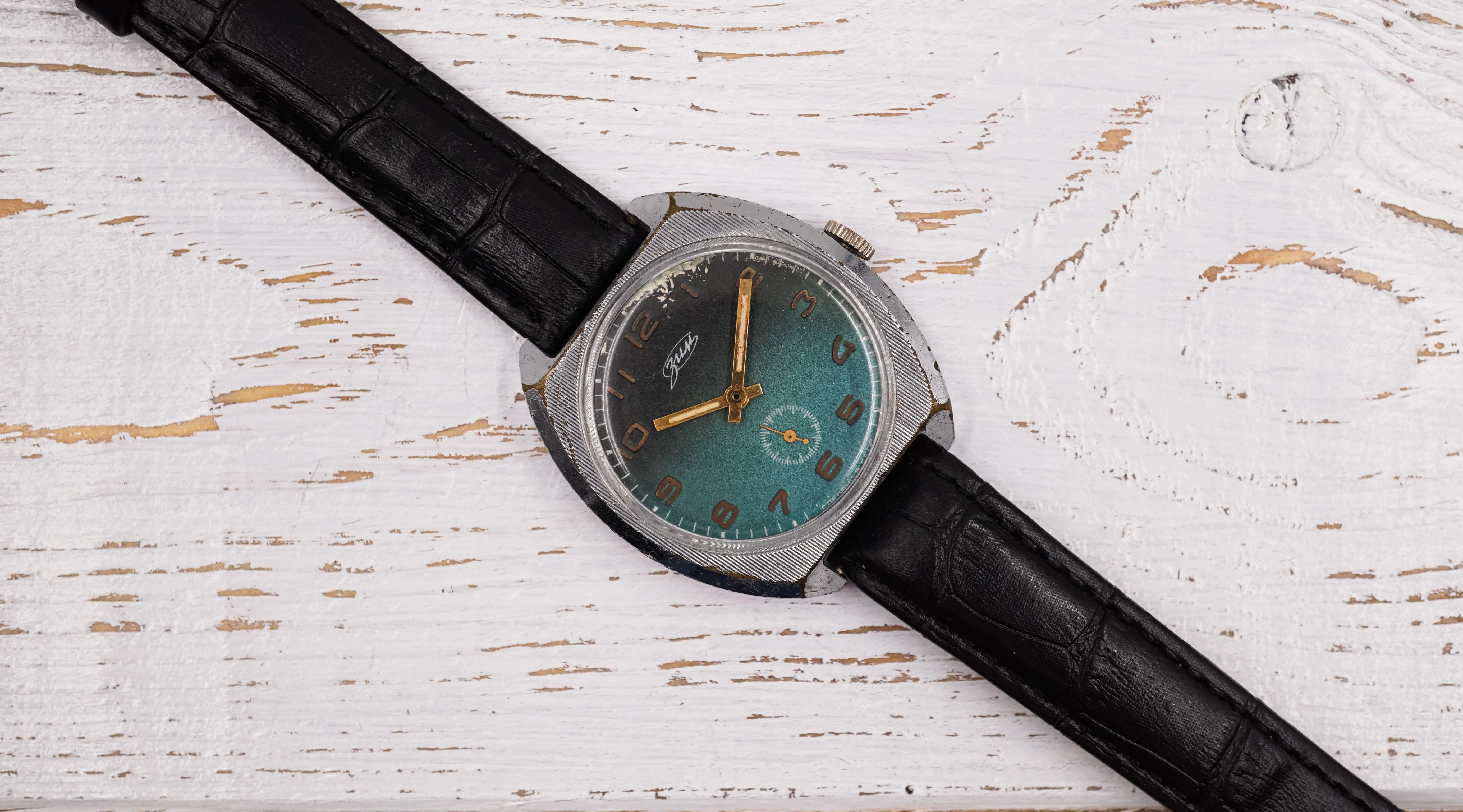 Vintage ZIM Pobeda 2602 emerald dial Soviet mechanical men's casual watch