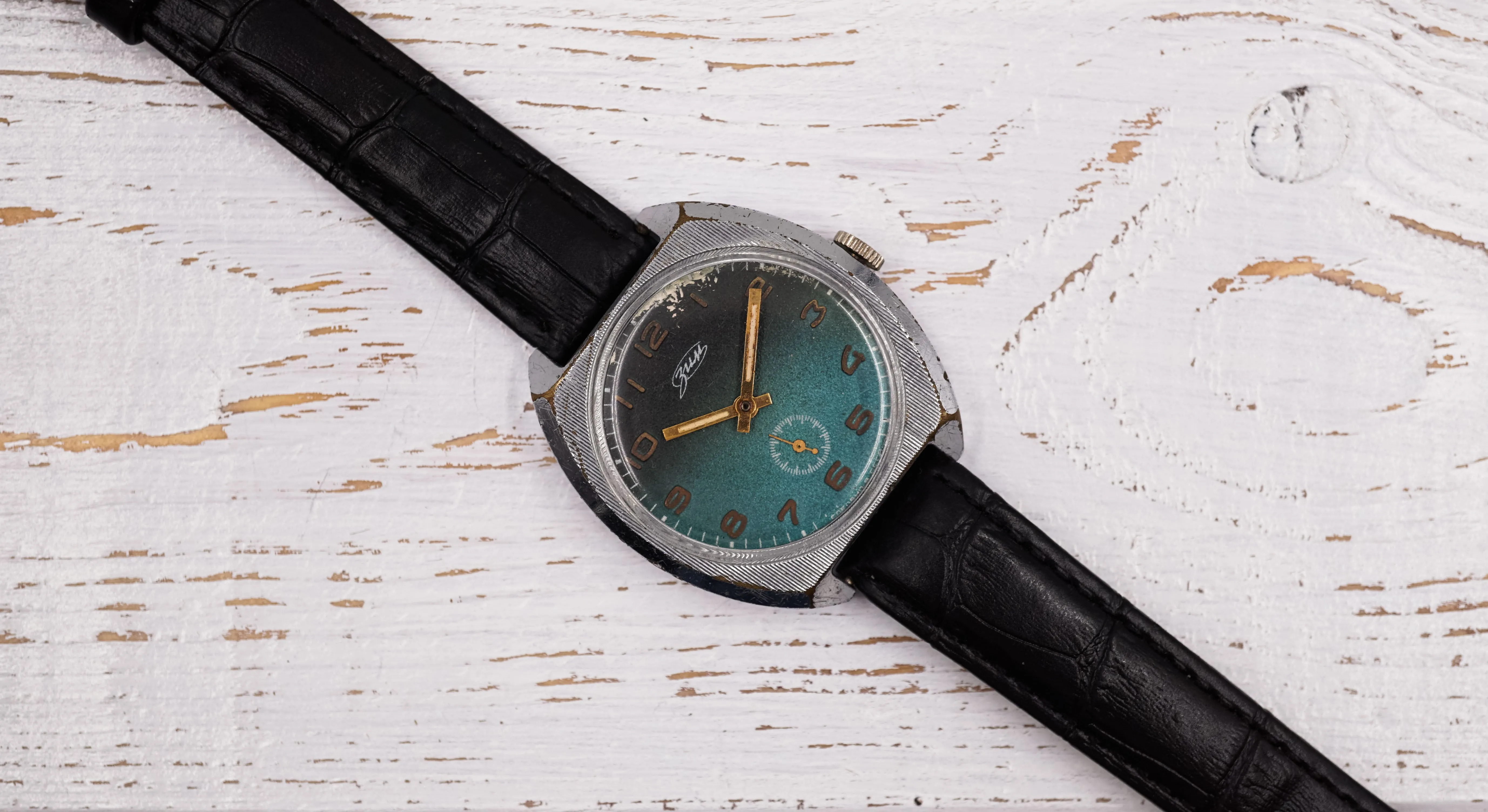 Vintage ZIM Pobeda 2602 emerald dial Soviet mechanical men's casual watch