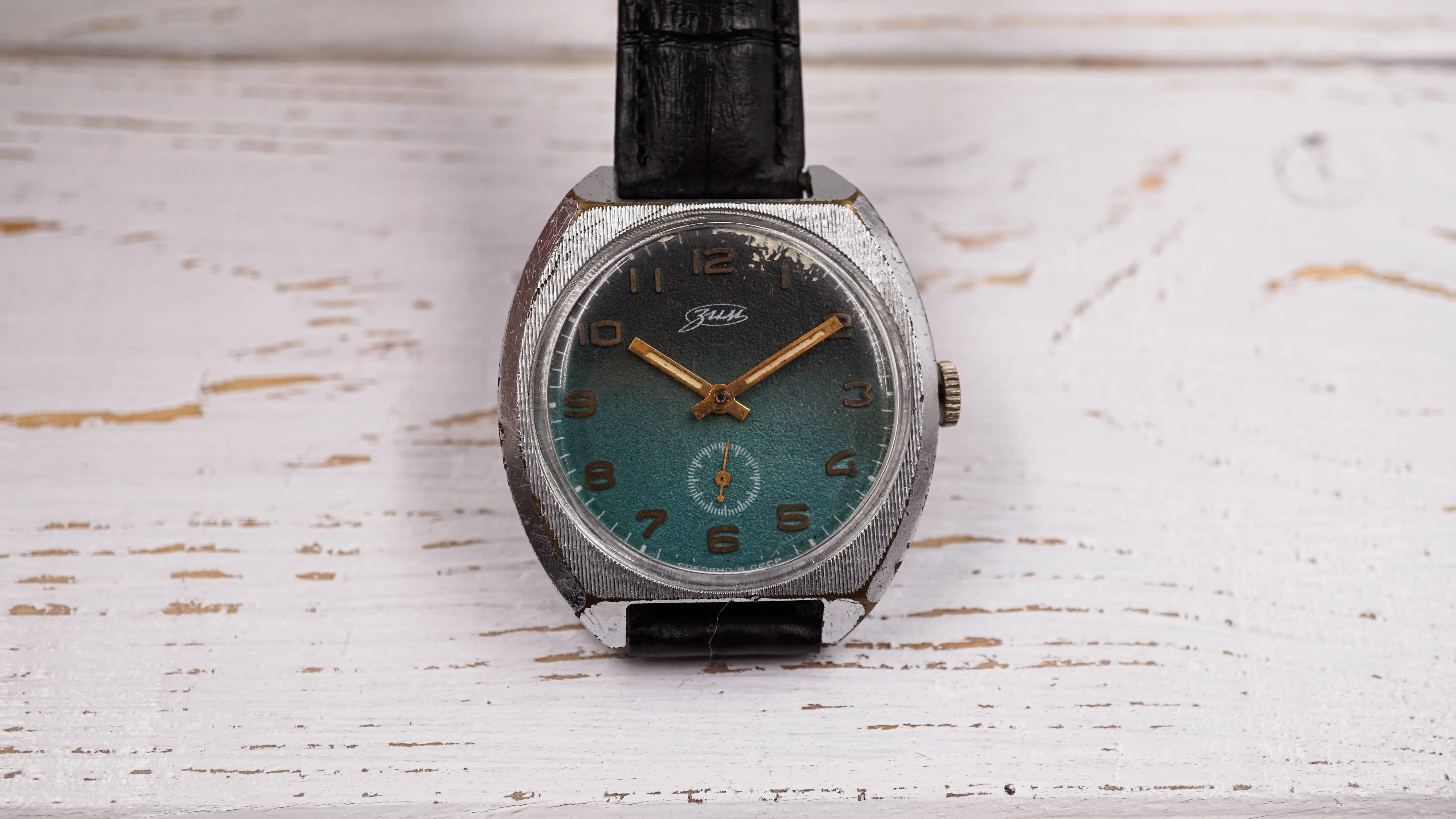 Vintage ZIM Pobeda 2602 emerald dial Soviet mechanical men's casual watch